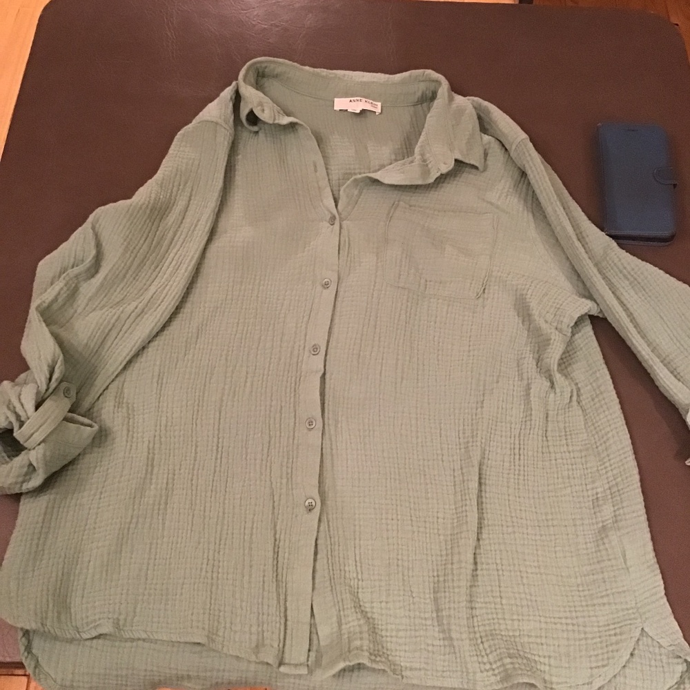 Anne Klein women’s top in a light sage color
